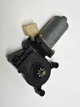 Oryginalny silnik podnośnika szyb przedni prawy Mercedes Benz W208 CLK 0130821723